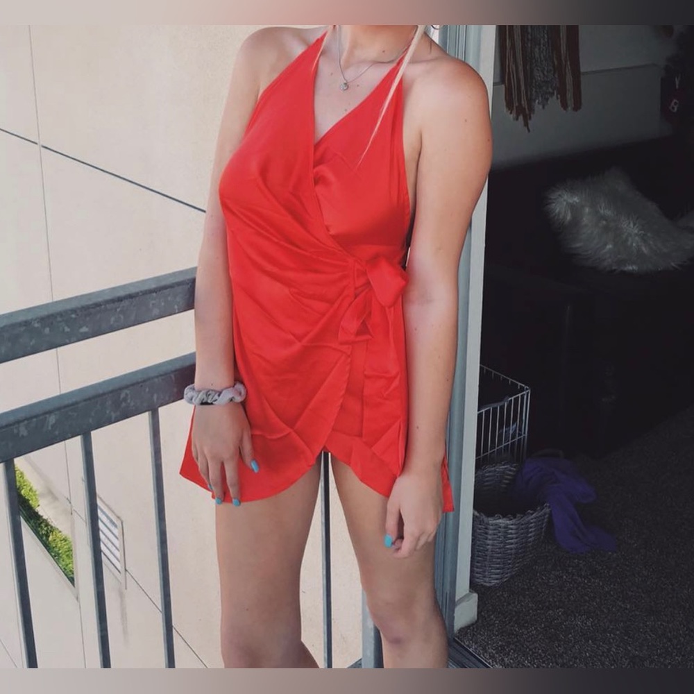 Adorable orange backless dress